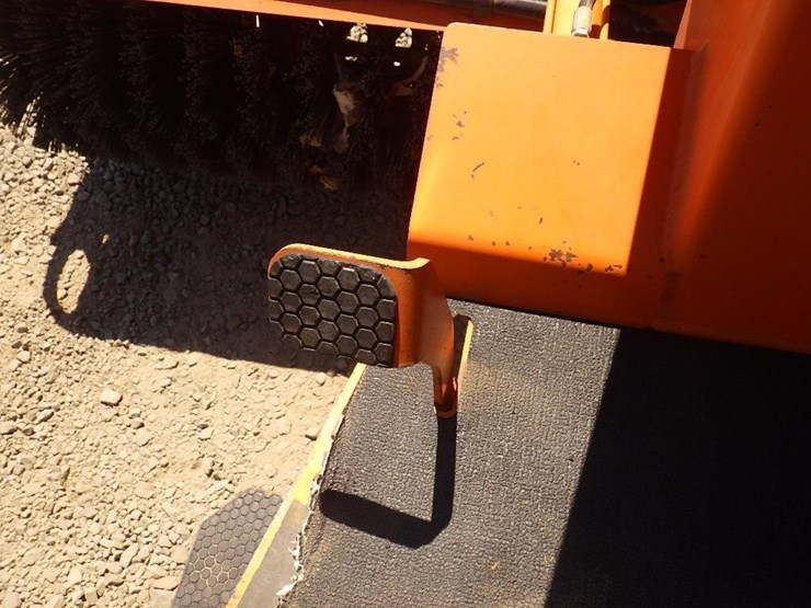 broce-bw260-image-31