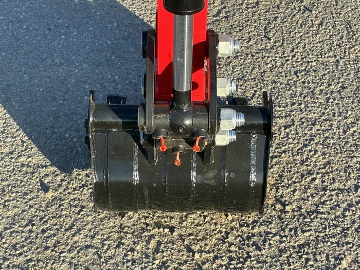 2025-miva-vc13c-excavator-image-8