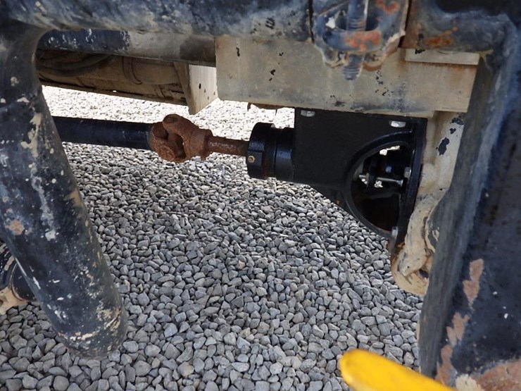 2016-peterbilt-348-image-10