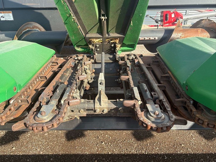 2013-8-row-drago-corn-head-image-3