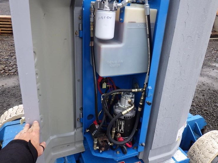 1997-genie-z30-n-articulating-boom-lift-image-11