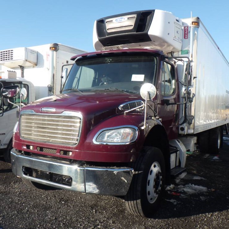 FREIGHTLINER M2 106
