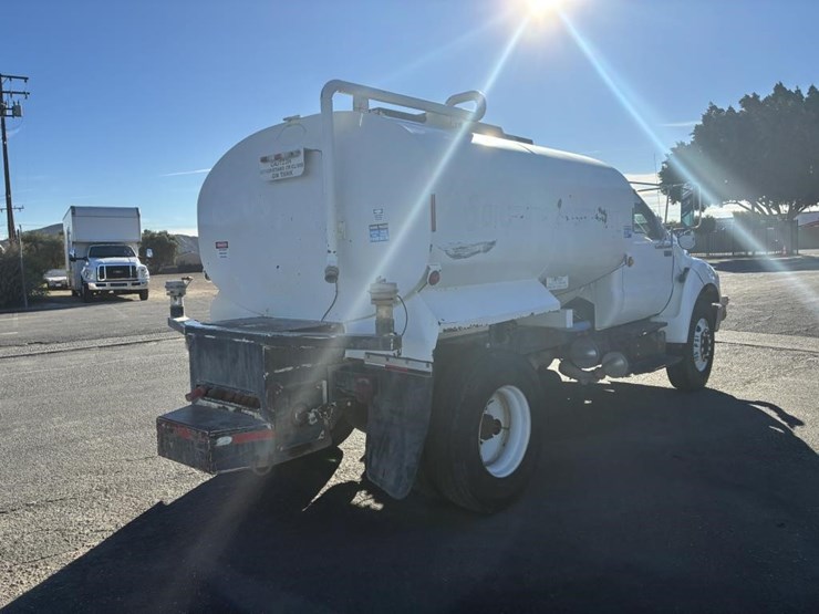 2015-ford-f750-image-3