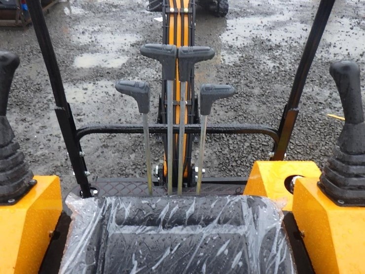 2025-vicsec-15-hydraulic-excavator-image-22