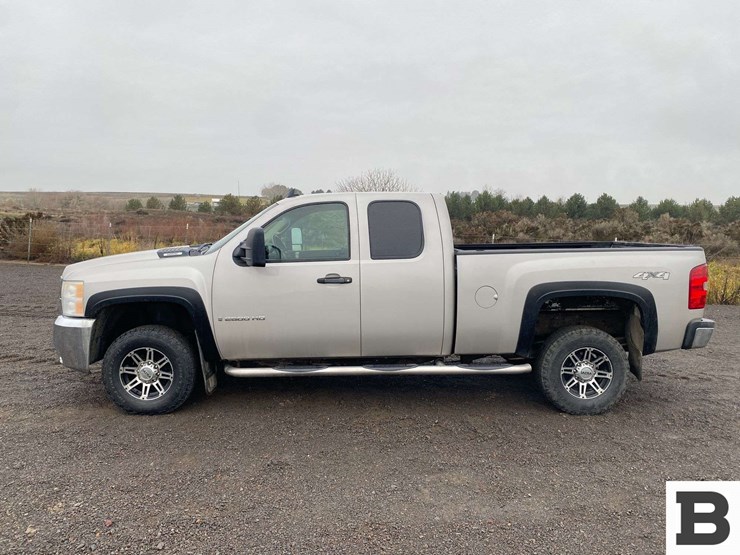 2008-chevrolet-2500-image-2