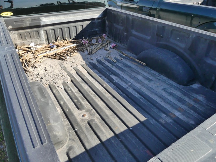 2021-ford-f150-xl-image-7