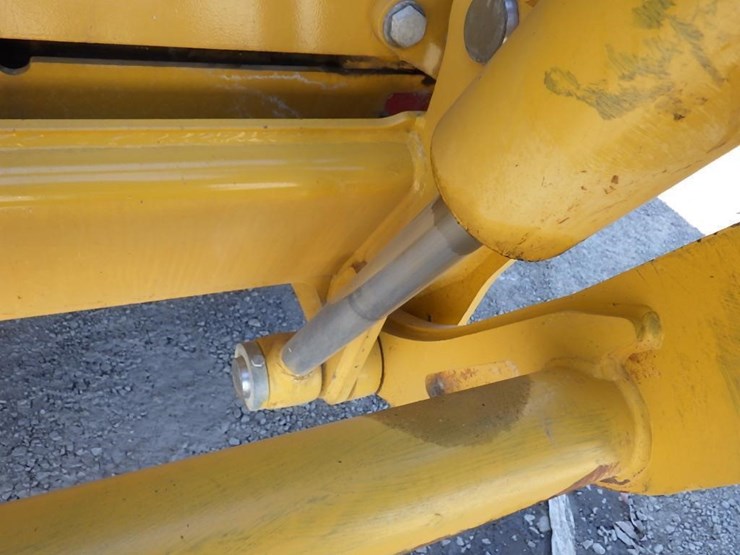 2012-deere-672gp-image-25