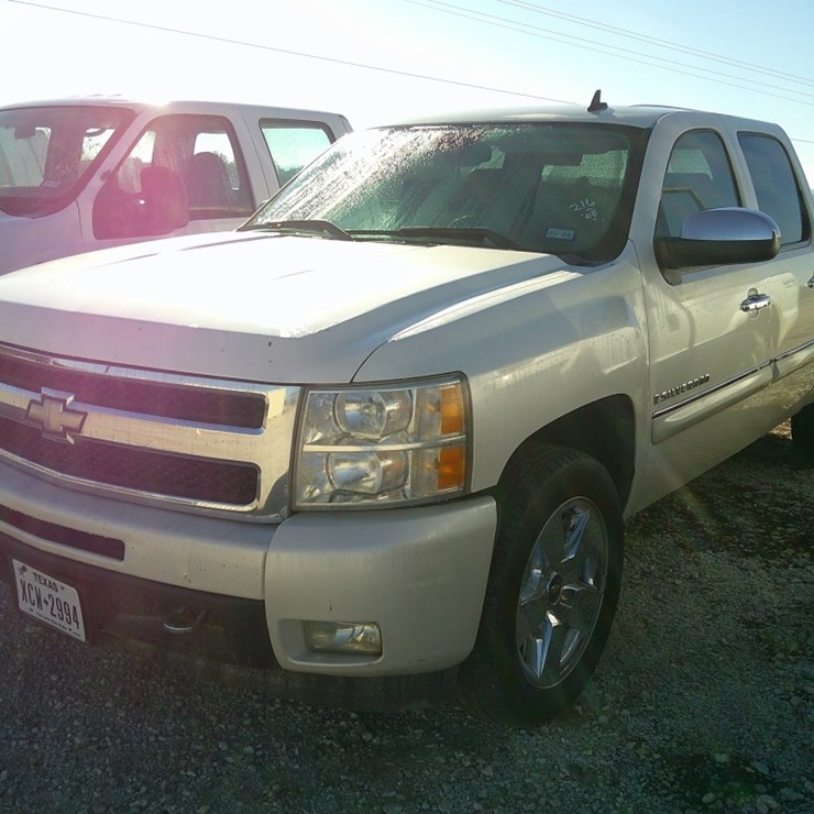 2008 CHEV 1/2T 4-DOOR PU