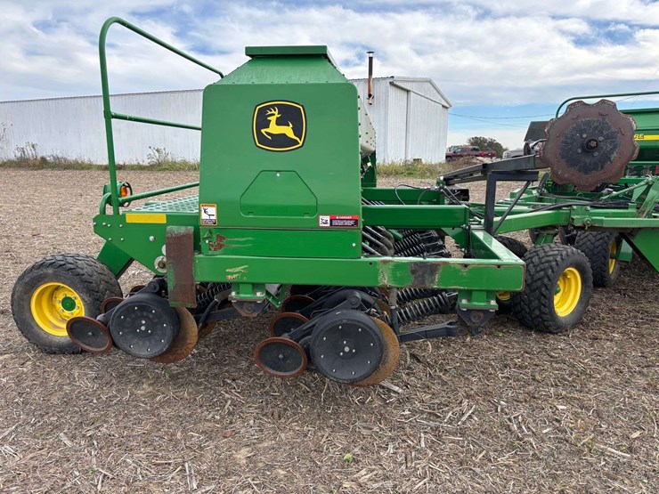 john-deere-1590-image-2