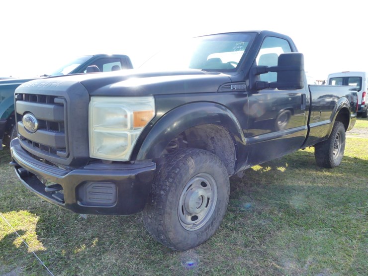 2015-ford-f250-xl-image-2