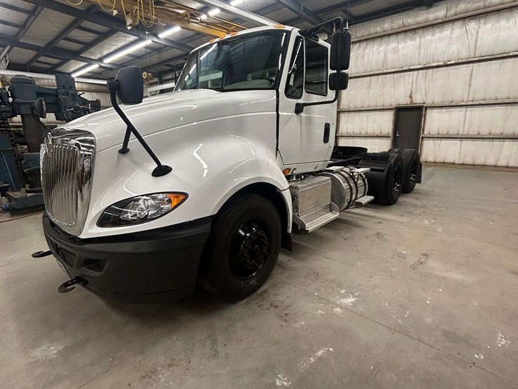 2016-international-prostar-image-1