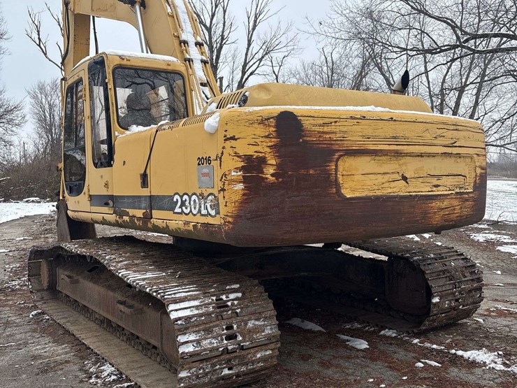 deere-230-lc-image-29