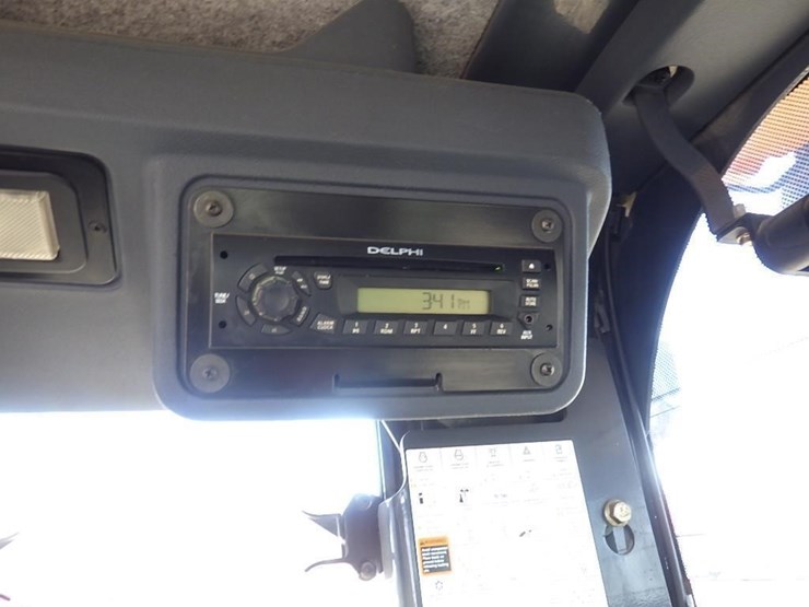 2012-deere-672gp-image-44