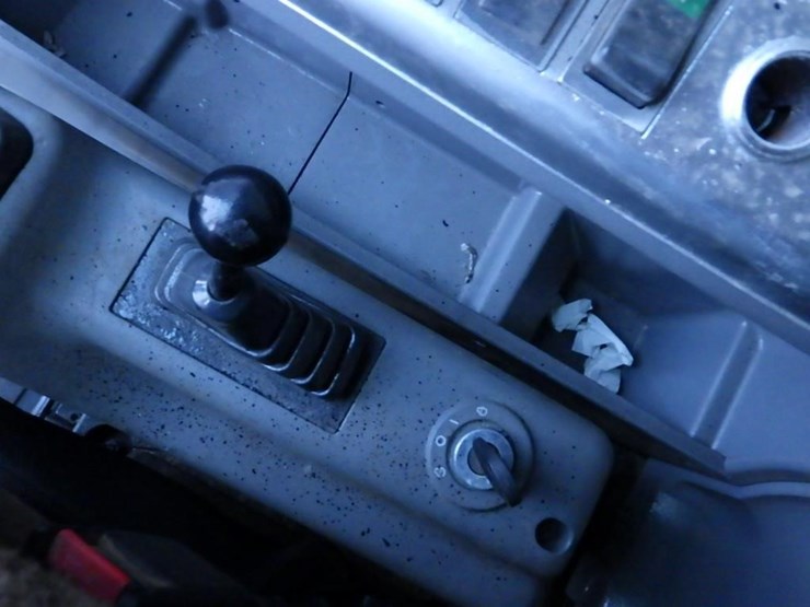 2024-doosan-dx60-9c-hydraulic-excavator-image-25