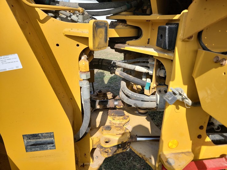 2020-caterpillar-926-image-6