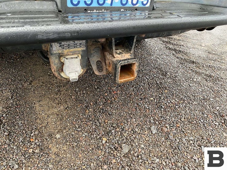 2004-chevrolet-suburban-image-20