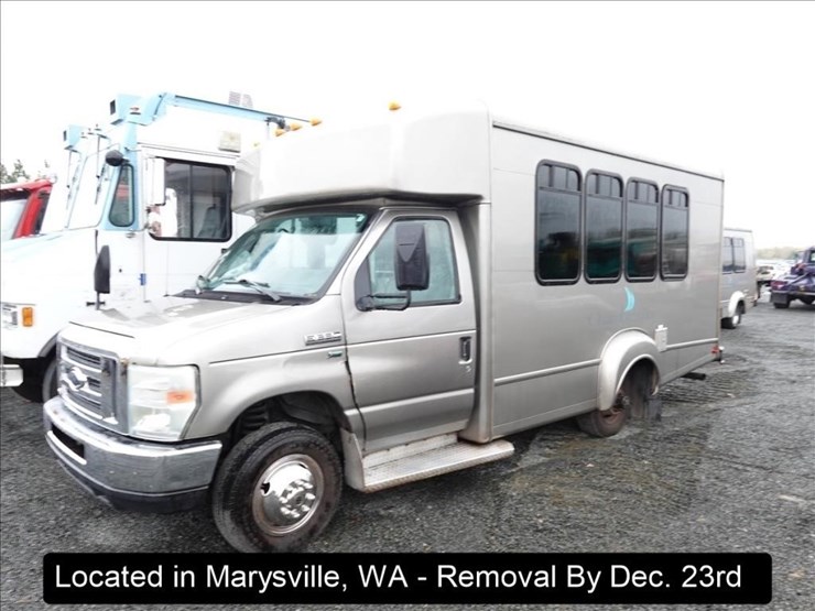 2010-ford-e350-image-1