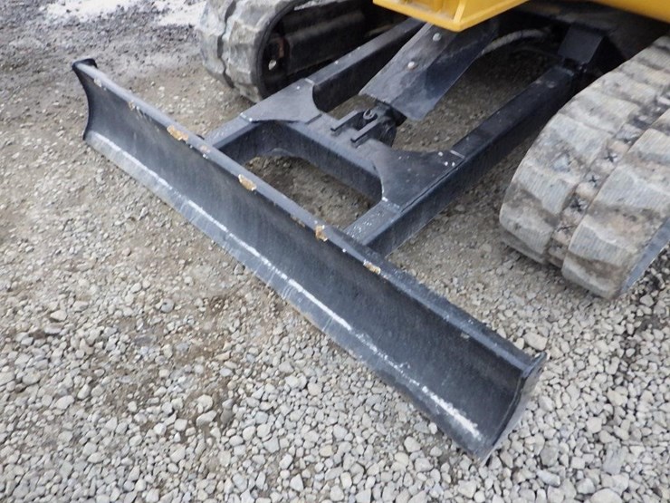 caterpillar-305.5e2-image-13