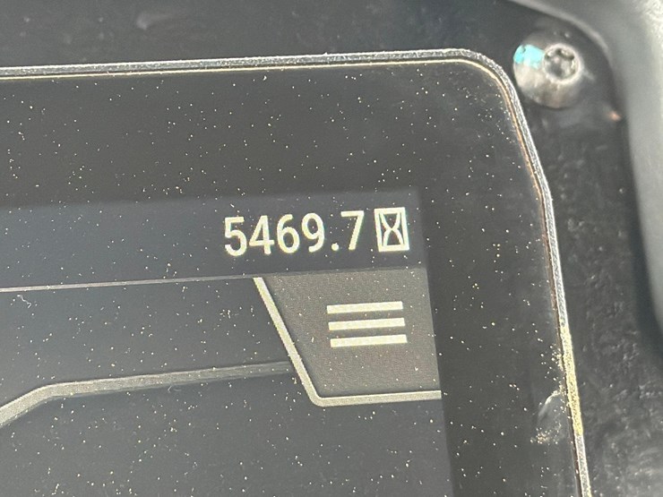 2021-caterpillar-d3-lgp-image-30