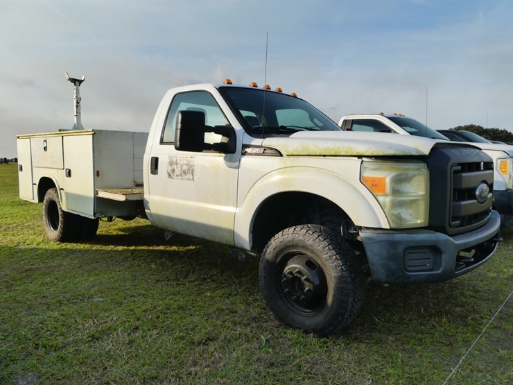 2016-ford-f350-xl-image-1