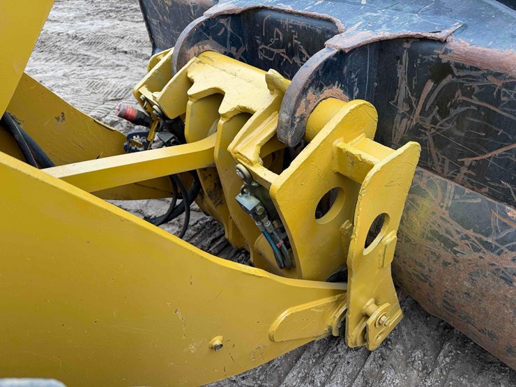 caterpillar-926-image-15