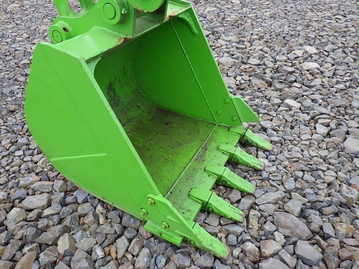 hitachi-zx75ur-image-15