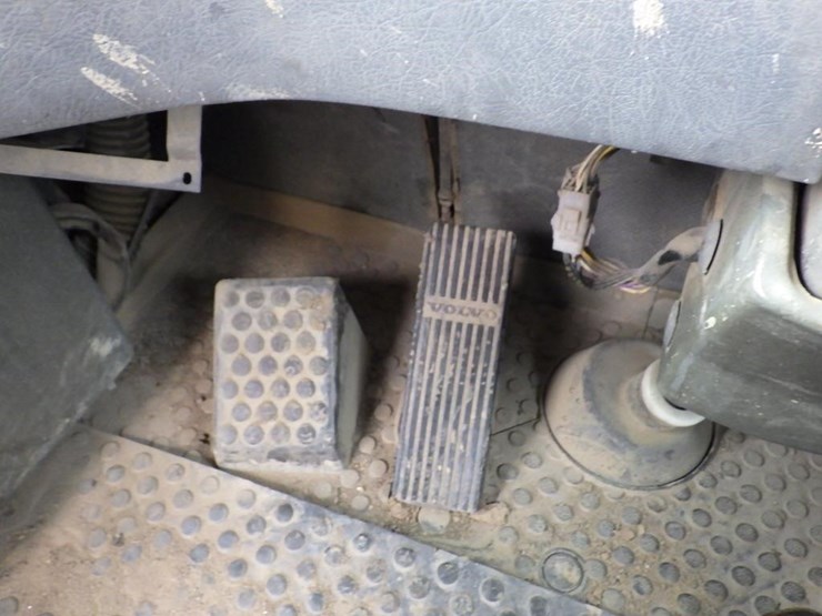 2005-volvo-a35d-image-47