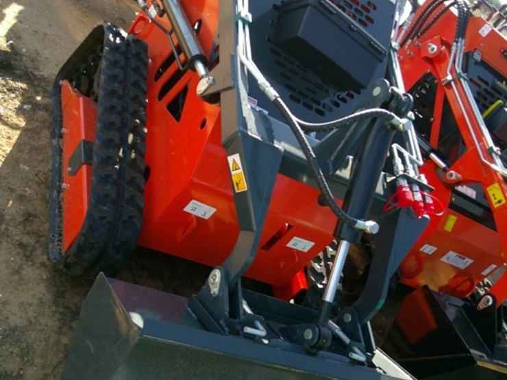 landhero-ldht460-mini-skid-steer--some-damage-image-1
