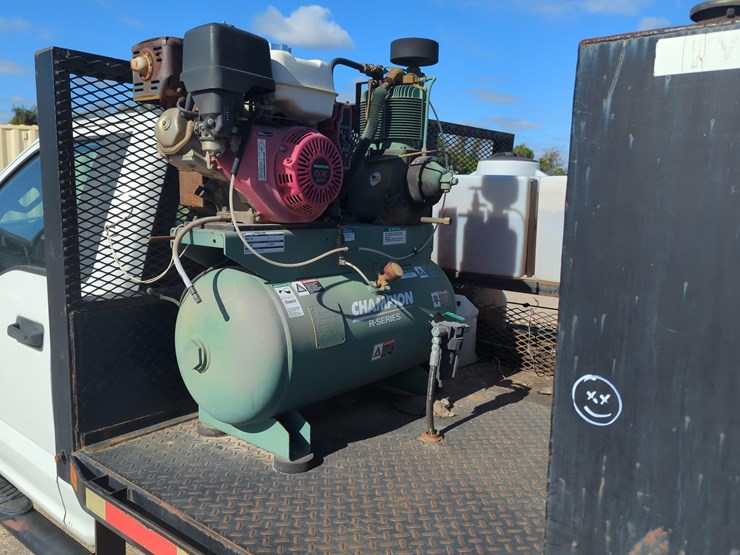 ford-f550-xl-image-9