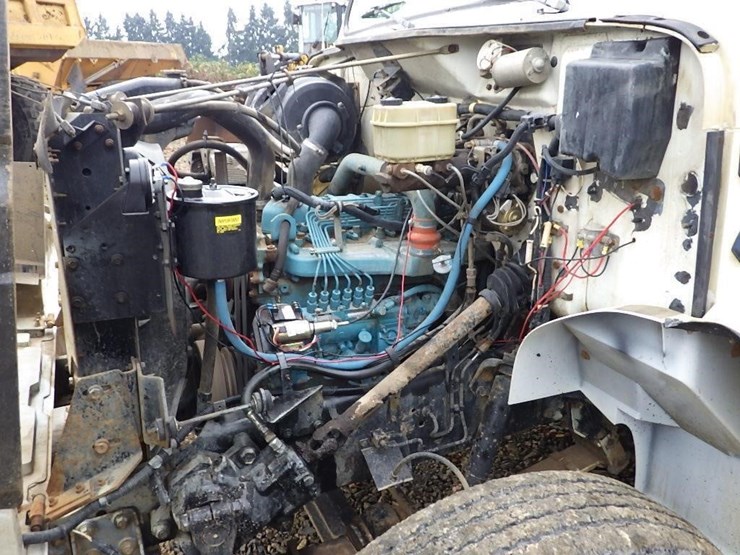 international-4700-image-24