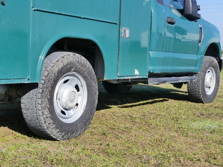 2019-ford-f250-xl-image-5