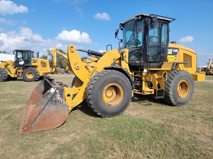 caterpillar-926-image-2