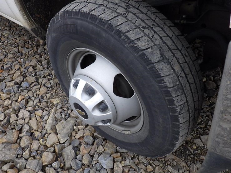 chevrolet-3500-image-16