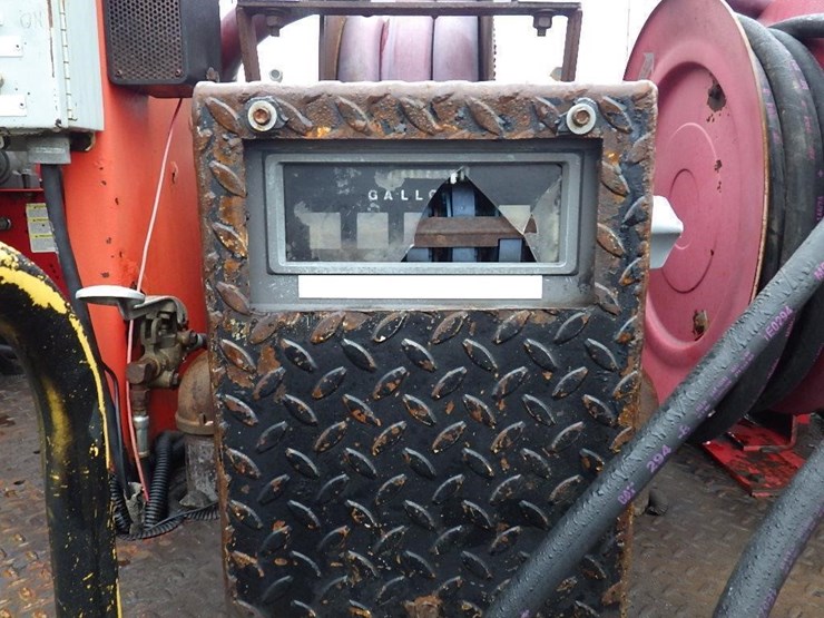 international-4900-image-15