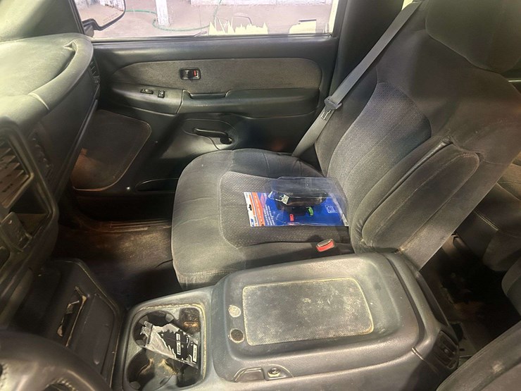 2001-chevrolet-2500-image-19