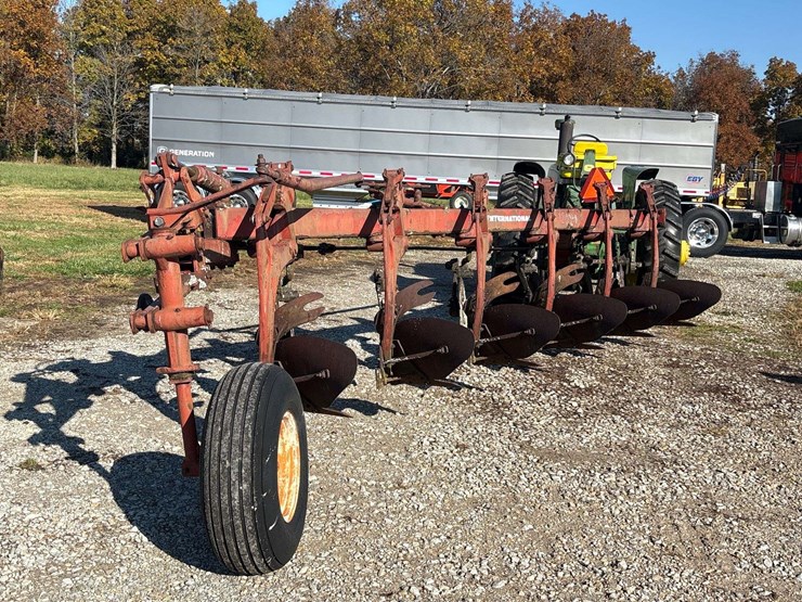 international-720-image-1