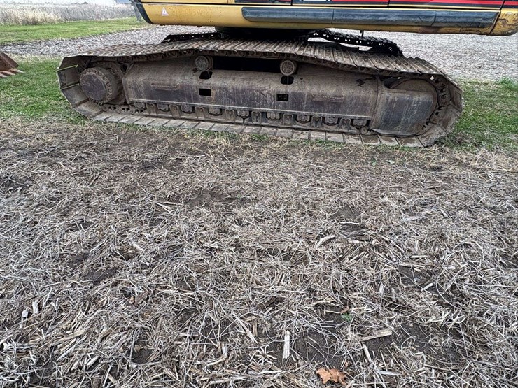 caterpillar-325cl-image-14