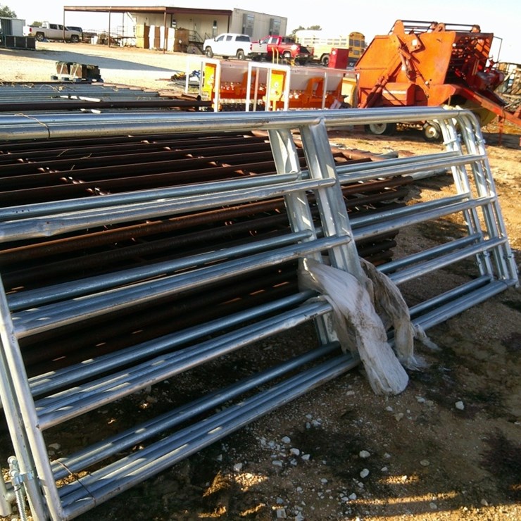 12FT GATES- LIGHT DAMAGE