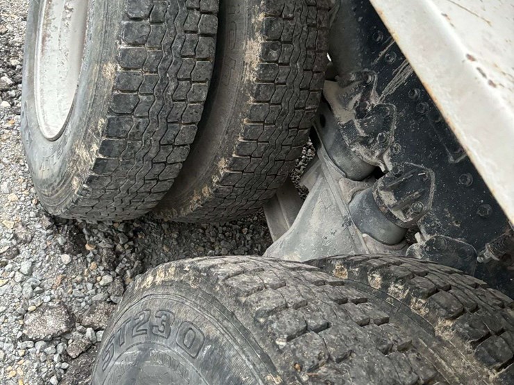 1985-international-s2500-image-8