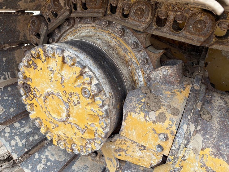 2021-caterpillar-d3-lgp-image-16