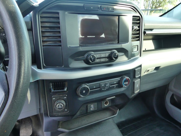 2021-ford-f150-xl-image-11