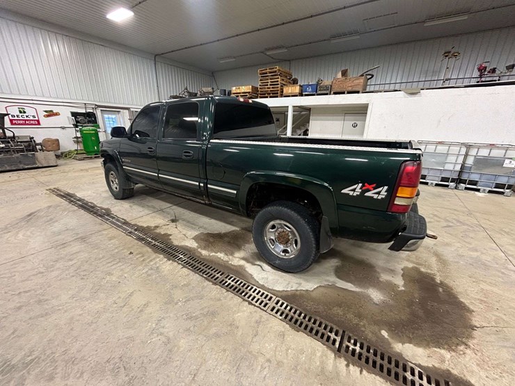 2001-chevrolet-2500-image-2