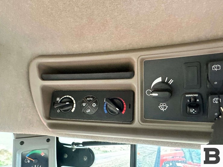 case-ih-400-image-108