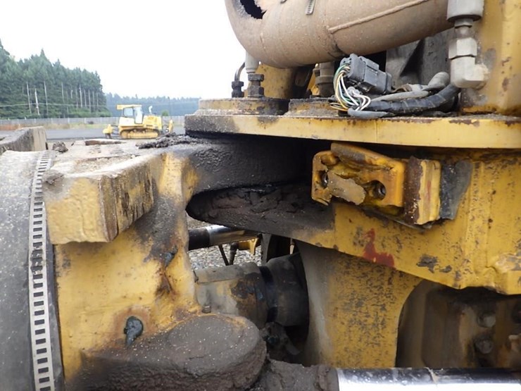 caterpillar-740-image-26