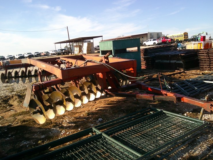 bushhog-pull-type-13ft-off-set-disc-plow-image-1