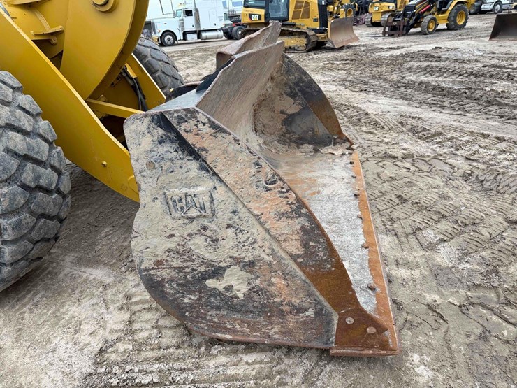 caterpillar-926-image-14