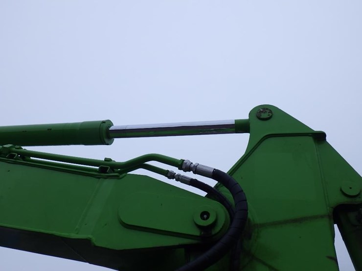 hitachi-zx75ur-image-20