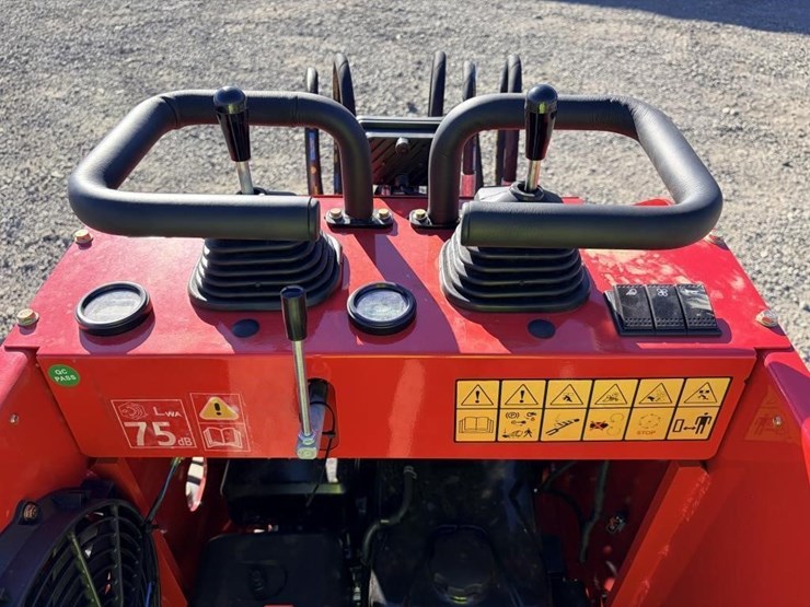 2025-sdlool-sl323wj-skid-steer-loader-image-10