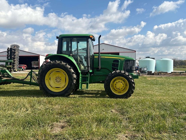 john-deere-7130-image-1