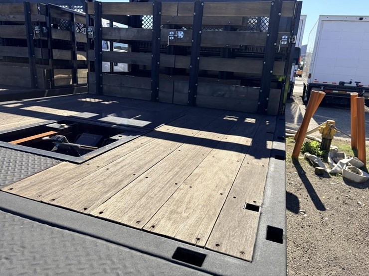 ford-f650-xlt-image-25